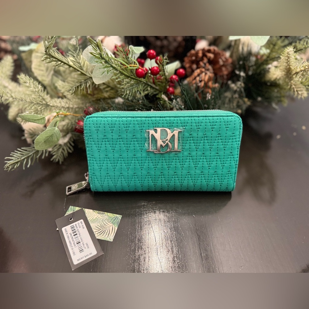NWT BADGLEY MISCHKA WALLET